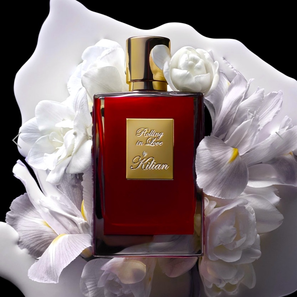 Rolling in Love
White Floral Perfume 100% ORIGINAL. Gift with purchase